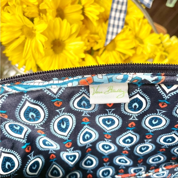 Vera Bradley•NWOT•RETIRED Marrakesh Zipped Tablet Case•Approximately 7”x9”x 3/4” - Picture 3 of 12
